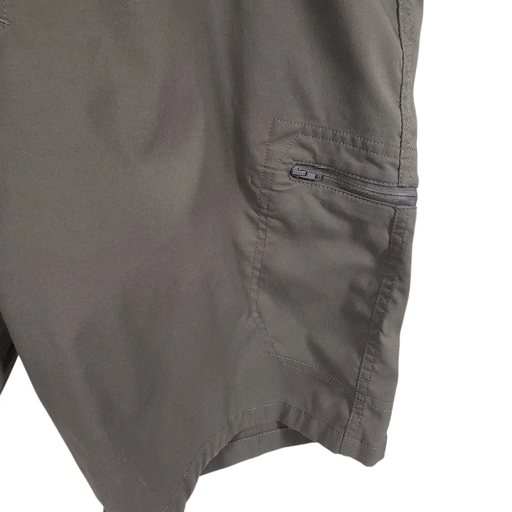 Wrangler ATG Mens 42 Gray Utility‎ Cargo Shorts Hiking Outdoors Comfort